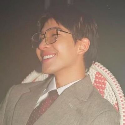 khaofst's profile picture. provavelmente to lendo au