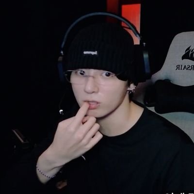 ymklovers's profile picture. #YOONMINKOOK: your honor, those are my emotional support twinks | nsfw 🔞 mdni | no translations | free 🇵🇸