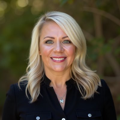 Jhurry21's profile picture. Rooted in love🤍 Lifted by the sky🛩️ Chase sunsets 🌅 Tend blooms🌺 Love my fur babies🐶🐱 Go Bills❤️💙