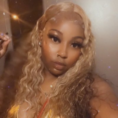 ash_kay4's profile picture. 