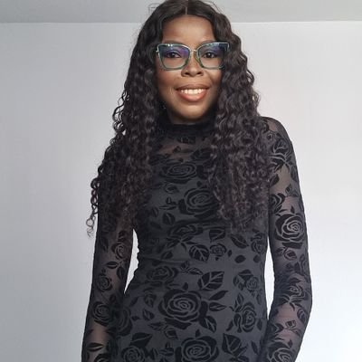 Mimica_4's profile picture. Heart of gratitude 🙏❤️. The Lord is my peace. 

Swiftee forever ♥️