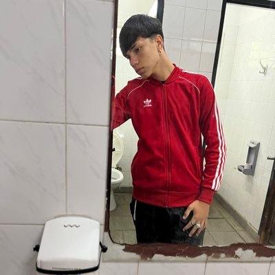 santinnbra's profile picture. 