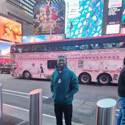 s_eni's profile picture. RN 💉,MSc. Comms, Arsenal fan.