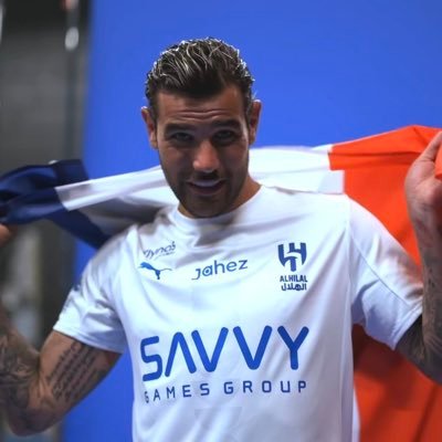 nf_1957's profile picture. مؤمن ان هُنالك قومٌ إذا مسّ الحذاء وجوههم شكى الحذاء بأي ذنبِ أهنتني