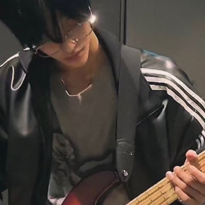 mudjaixwonbin's profile picture. 🖤 หมูอ้วน @winterstayx 🖤 my half moon @loverenthetone 🖤/ bog @findwinterx 🐶 ( @seunghanbrityx 🐕‍🦺 )