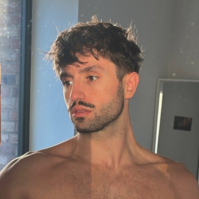 guilleriot's profile picture. tired tacky wench