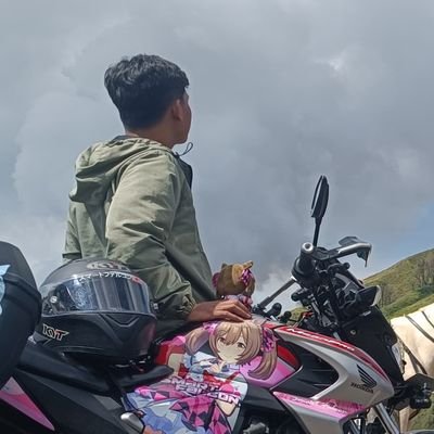 PeterMuller237's profile picture. 'i struggle to recognise my own lies.'