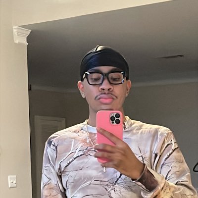 DonavanGiovanni's profile picture. Himmothy McDaniel.