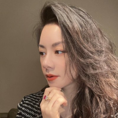 Nicole__5158's profile picture. 💍 Jewelry Consultant | Collecting Light, Collecting Emotions ✨ Each piece is a journey of the heart.
Defining your elegance with pure texture 💫