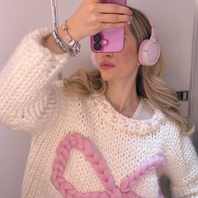 Isabeauqwe's profile picture. Collecting coffees☕️, sunsets🌄, and stamps in my passport💟.
Yoga flow 🎀& golf swings on repeat⛳️.
#TravelGirl #CoffeeDaily #ActiveLifestyle