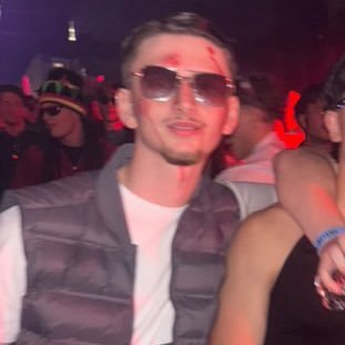 mcfcfil's profile picture. music is the answer.