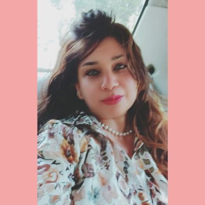 mrignayanie's profile picture. Shivmay🔱📿 Makeup artist, aesthete, meditative! #raagYaman #raagYamanKalyan, Love🪴