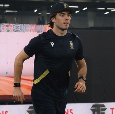 wordsnwickets's profile picture. 