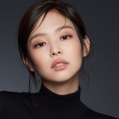 oddatelierrjnk's profile picture. account for: @jennierubyjane
