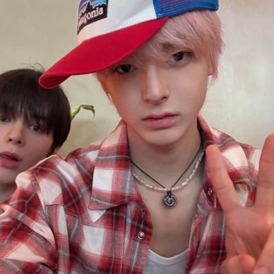 nietodae's profile picture. แม่ด่ายืนเถียง เทอขึ้นเสียงร้องไห้ 👀