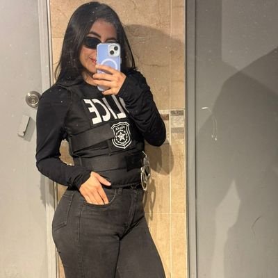 AngieAl67324025's profile picture. Tal vez comience a vivir cuando me muera! 😌
piscis ♓️