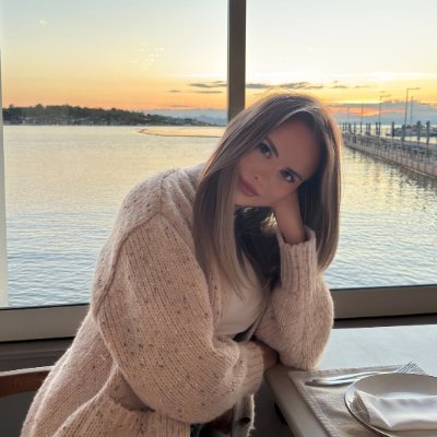 UniqueAnna7's profile picture. 🎯 Hold on to your dreams and be brave.
I love travelling . Food . Books , 🚫 Pornography 🚫 Deceptive behaviour 🚫 Harassment .