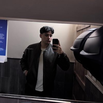 D21L03's profile picture. No quiero morir sin volverme loco