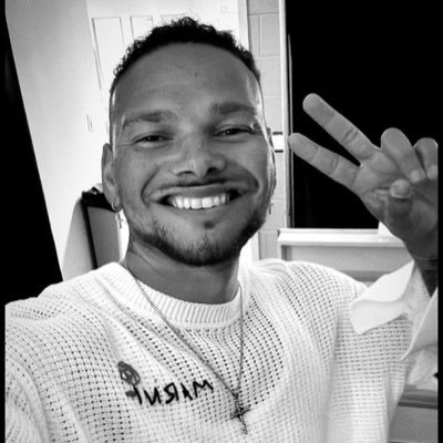 Lemonitachi32's profile picture. Dream, help people out and don’t listen to people that say no or tell you no when you try to do something.