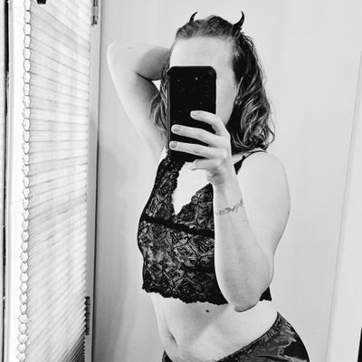 brattygothjess's profile picture. I like Big Heels, Big Sends, and Getting What I Want. Join Me in the Darkness 🕸