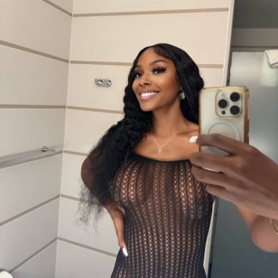 kammykreamz7's profile picture. A sweet and pretty trans nice curves naughty-playgirl DM let's have fun if you are interested❤️💦🥶🍆