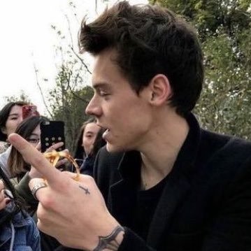 ilarrehx's profile picture. 𝚜𝚊𝚖𝚎 𝚕𝚒𝚙𝚜 𝚛𝚎𝚍, 𝚜𝚊𝚖𝚎 𝚎𝚢𝚎𝚜 𝚋𝚕𝚞𝚎 ₊˚⊹ 𝚒 𝚜𝚊𝚠 𝟷/𝟺 ̤̮ 𝚘𝚝𝟻 𝚜𝚒𝚗𝚌𝚎 𝟸𝟶𝟷𝟶