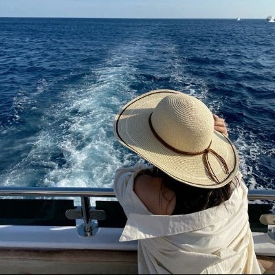 shreyabarbara's profile picture. I like to play sports. Playing sports makes us feel good.