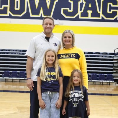 dmac610's profile picture. Husband...Liv’s & Rhyan’s #1 fan...Head Boys Basketball Coach at Stephenville HS...MBK