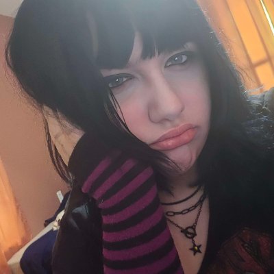 MARIEMUSIC555's profile picture. 16 | She/They | Music artist |