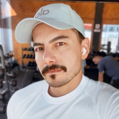 botiquindestilo's profile picture. Siempre me pregunto: ¿Que haría Audrey Hepburn en mi lugar? Stylist, Tiktok & Instagam: @luiscobosp jluispcobos@gmail.com ✉️