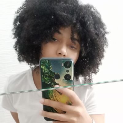 daianaatividade's profile picture. Curto uns Design de interação| Faço arte apocalíptica |Aspirante a M learning | Só digo o que penso, não quero guerra com ninguém.☕🌈