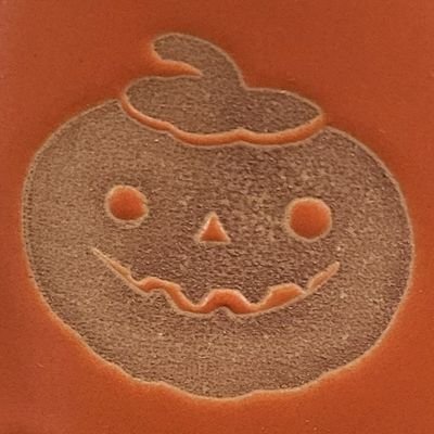 lunaalraune's profile picture. my advice is to trust nobody, and trust nothing