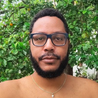 lvcasms's profile picture. 