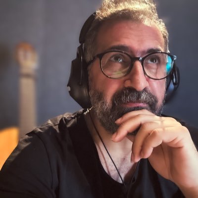 VSahinOfficial's profile picture. Müzik yazar, çalar, söyler. Klasik Gitar ❤️❤️❤️ Stüdyo Karapınar