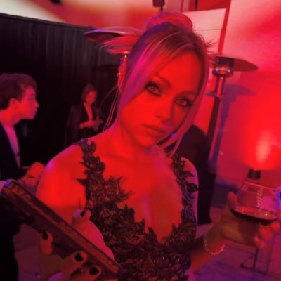 vaquelia's profile picture. 🇲🇽 | FREE PALESTINE 🇵🇸| hablo español y ingles | fan account | met stephanie 1x, met ref aubrey 1x