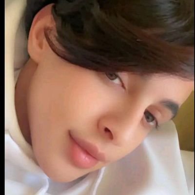 AbwLy42354's profile picture. contact contact information about