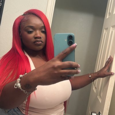 mullaapink's profile picture. 