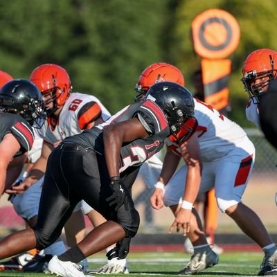 JMouyaga44822's profile picture. Triad high |#37| 5-10| 2029 TE/DE |618-530-4349