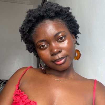 uke_linah's profile picture. romanticizing my life while chasing my bag💋