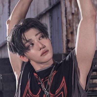 manonlogist's profile picture. went to horny jail (an ateez concert)