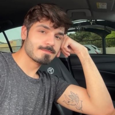 legend4ryl0ver's profile picture. katy, anahi, miley 🤝