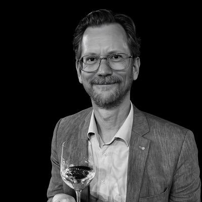 RolandHahn12's profile picture. 🇦🇹🇪🇺 🇺🇦🇮🇱Tech-Enthusiast, politisch zentristisch und überzeugt vom Leistungsprinzip. Leidenschaftlich für Innovation und Fortschritt. #TechLove