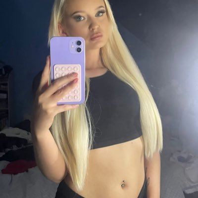 petiteblondie0's profile picture. just a petite blonde having fun💋 want to see more?🙈… check below 👇🏼🤭