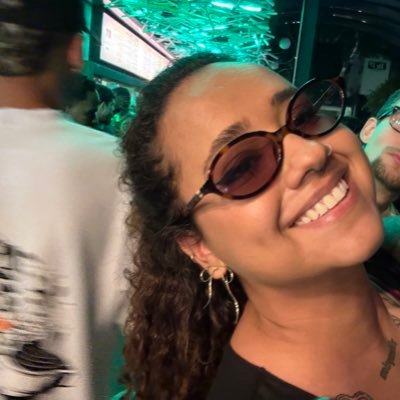 lobogabriellan's profile picture. designer (atualmente) aposentada