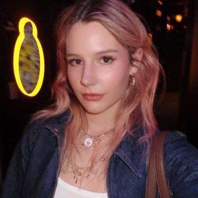 taylxrstoessel's profile picture. 🧣📜🪩🕰️🎆 @TiniStoessel @taylorswift13 @txt_members @im_lesserafim @m6nifestgirls