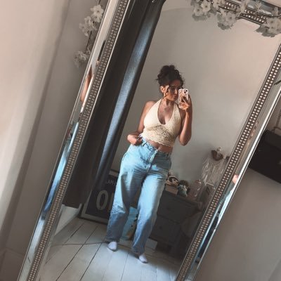 laurawattsxx's profile picture. 