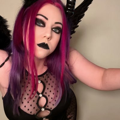 danileightweeq's profile picture. One of the last authentic people in an inauthentic world Wrestling account: @dumptruckdani