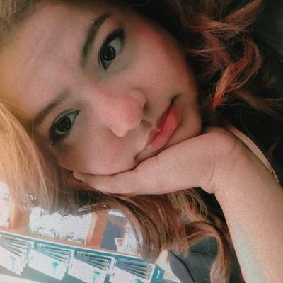 SolisAriana's profile picture. Todavía respirando...