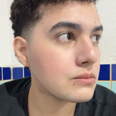 SorTony_'s profile picture. ☢️ Gay de Fórum 🪶📜Escritor indie 🔬 Biólogo 📚Mestre em saúde 🏛️Social-Democrata 📿 Not everything sacred is religious.