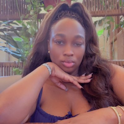 Oie_eb's profile picture. TO HIM WHO IS ABLE 🙏🙏 
          SDG 11             FEMINIST